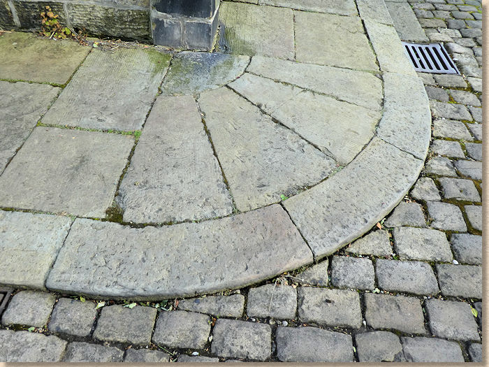 fan radius with cap stone